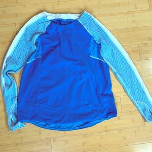 Lululemon: LIKE NEW long sleeve fleece top size 8